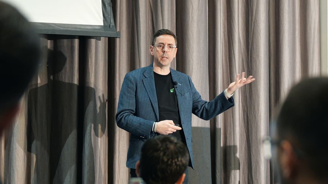 Iain Lennon, Zyte, speaking at Extract Summit 2025